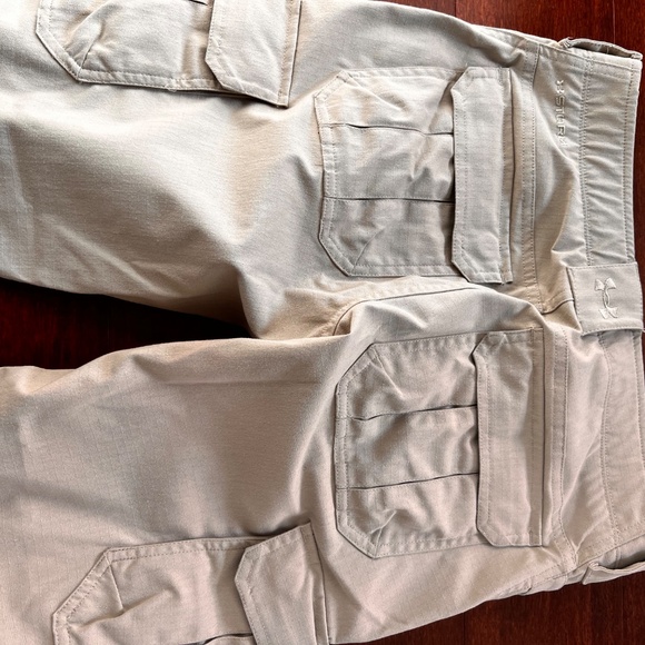 Under Armour Storm tactical pants size 8 - Picture 2 of 7